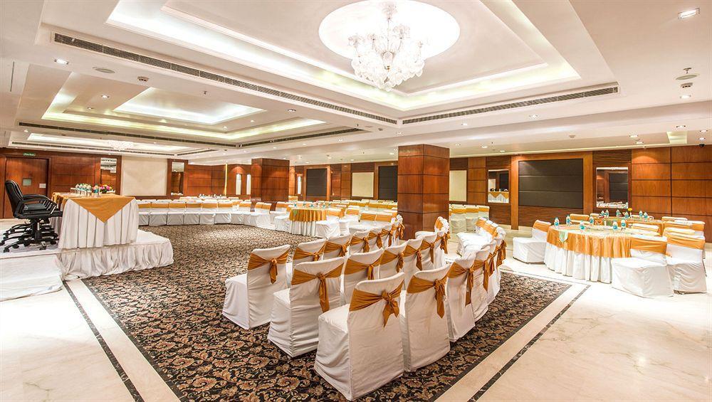 Hotel Sarovar Portico